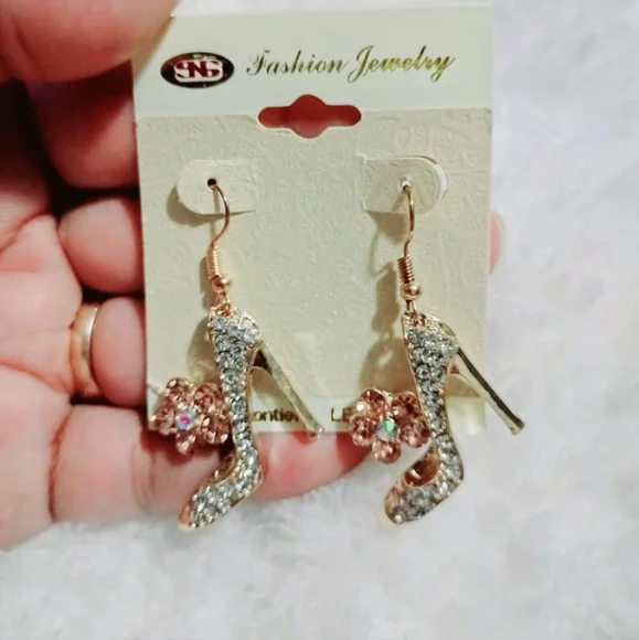 Gold-tone high-heeled shoe type earrings with rhinestones, Alloy shoes. Durable - Picture 4 of 8